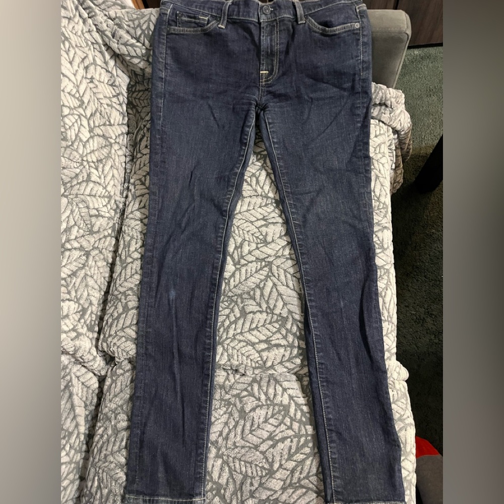 Size 30 seem to fit smaller